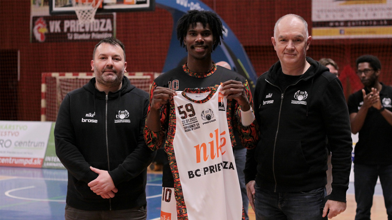 Alonzo Walker sa vracia!