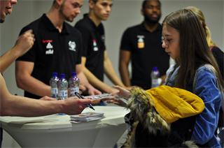 Autogramiáda BC Prievidza (foto: Barbora Bařinová)