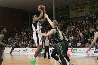 BC Prievidza– MBK Handlová 77:67 (foto: Ladislav Szibilla)