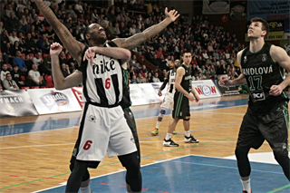 BC Prievidza– MBK Handlová 77:67 (foto: Ladislav Szibilla)