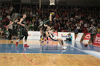 BC Prievidza– MBK Handlová 77:67 (foto: Ladislav Szibilla)