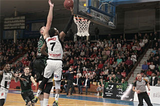 BC Prievidza– MBK Handlová 77:67 (foto: Ladislav Szibilla)