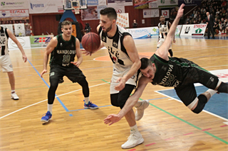 BC Prievidza– MBK Handlová 77:67 (foto: Ladislav Szibilla)