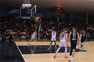 Európsky pohár FIBA: BC Prievidza - Surne Bilbao Basket 61:84 (Foto Ladislav Szibilla)	