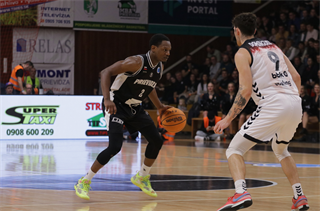 Európsky pohár FIBA: BC Prievidza - Surne Bilbao Basket 61:84 (Foto Ladislav Szibilla)	
