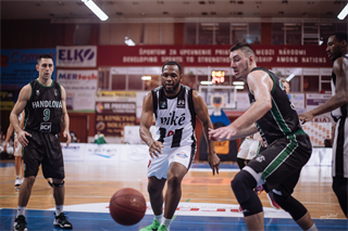 BC Prievidza– MBK Handlová 77:67 (foto: Vladimír Králik)