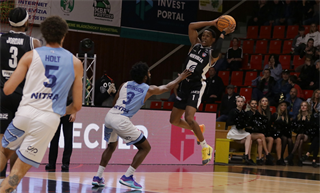9. kolo TIPOS SBL: BC Prievidza - Nitra Blue Wings 63:80 (Ladislav Szibilla)	