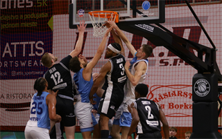9. kolo TIPOS SBL: BC Prievidza - Nitra Blue Wings 63:80 (Ladislav Szibilla)	