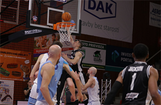 9. kolo TIPOS SBL: BC Prievidza - Nitra Blue Wings 63:80 (Ladislav Szibilla)	