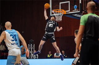 9. kolo TIPOS SBL: BC Prievidza - Nitra Blue Wings 63:80 (Vladimír Králik)