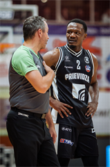 9. kolo TIPOS SBL: BC Prievidza - Nitra Blue Wings 63:80 (Vladimír Králik)