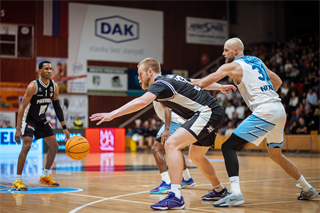 9. kolo TIPOS SBL: BC Prievidza - Nitra Blue Wings 63:80 (Vladimír Králik)