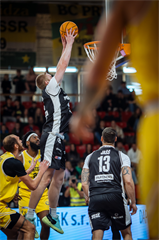 10. kolo TIPOS SBL: BC Prievidza - Inter Bratislava 81:83 (Vladimír Králik)	