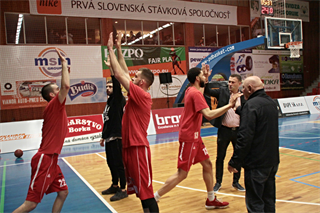BC Prievidza- MBK Rieker Com-Therm Komárno 81:61 (foto: Ladislav Szibilla)