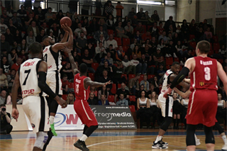 BC Prievidza- MBK Rieker Com-Therm Komárno 81:61 (foto: Ladislav Szibilla)