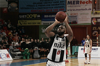 BC Prievidza- MBK Rieker Com-Therm Komárno 81:61 (foto: Ladislav Szibilla)