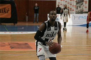 BC Prievidza- MBK Rieker Com-Therm Komárno 81:61 (foto: Ladislav Szibilla)