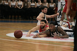 BC Prievidza- MBK Rieker Com-Therm Komárno 81:61 (foto: Ladislav Szibilla)