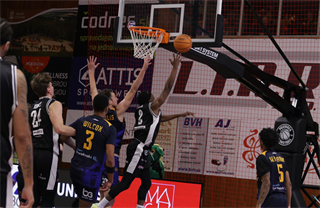 14. kolo TIPOS SBL: BC Prievidza - Iskra Svit 114:62 (Ladislav Szibilla)	