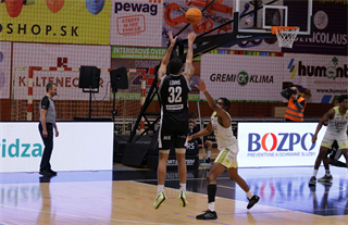 12. kolo TIPOS SBL: BC Prievidza - Patrioti Levice 72:77 (Ladislav Szibilla)	