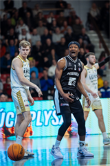 12. kolo TIPOS SBL: BC Prievidza - Patrioti Levice 72:77 (Vladimír Králik)	