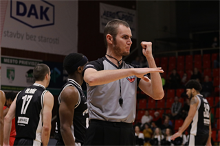 16. kolo TIPOS SBL: BC Prievidza - BC Komárno 104:102 (Ladislav Szibilla)