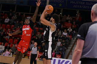 16. kolo TIPOS SBL: BC Prievidza - BC Komárno 104:102 (Ladislav Szibilla)