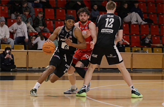 16. kolo TIPOS SBL: BC Prievidza - BC Komárno 104:102 (Ladislav Szibilla)