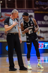 16. kolo TIPOS SBL: BC Prievidza - BC Komárno 104:102 (Vladimír Králik)
