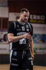 16. kolo TIPOS SBL: BC Prievidza - BC Komárno 104:102 (Vladimír Králik)