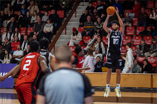 16. kolo TIPOS SBL: BC Prievidza - BC Komárno 104:102 (Vladimír Králik)
