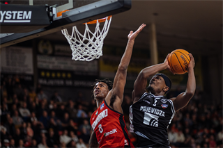 16. kolo TIPOS SBL: BC Prievidza - BC Komárno 104:102 (Vladimír Králik)