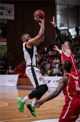 BC Prievidza-MBK Rieker Com-Therm Komárno 103:81  (foto: Vladimír Králik)