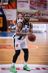 BC Prievidza-MBK Rieker Com-Therm Komárno 103:81  (foto: Vladimír Králik)