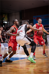 BC Prievidza-MBK Rieker Com-Therm Komárno 103:81  (foto: Vladimír Králik)