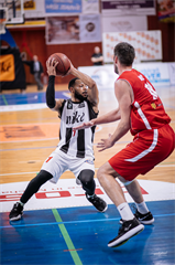BC Prievidza-MBK Rieker Com-Therm Komárno 103:81  (foto: Vladimír Králik)