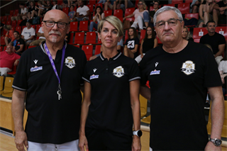 Slávnostné otvorenie novej palubovky: BC Prievidza - NH Ostrava 75:73 (foto: Ladislav Szibilla)	
