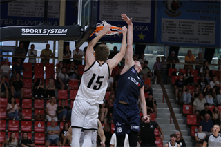 Slávnostné otvorenie novej palubovky: BC Prievidza - NH Ostrava 75:73 (foto: Ladislav Szibilla)	