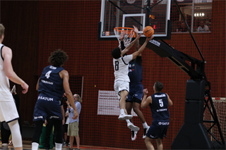 Slávnostné otvorenie novej palubovky: BC Prievidza - NH Ostrava 75:73 (foto: Ladislav Szibilla)	