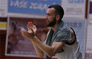 Slávnostné otvorenie novej palubovky: BC Prievidza - NH Ostrava 75:73 (foto: Ladislav Szibilla)	