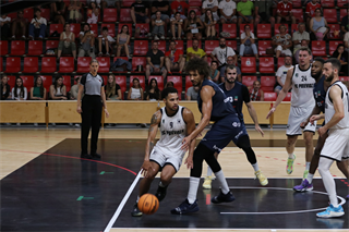 Slávnostné otvorenie novej palubovky: BC Prievidza - NH Ostrava 75:73 (foto: Ladislav Szibilla)	