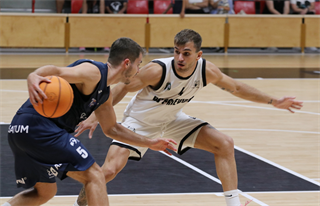 Slávnostné otvorenie novej palubovky: BC Prievidza - NH Ostrava 75:73 (foto: Ladislav Szibilla)	