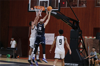 Slávnostné otvorenie novej palubovky: BC Prievidza - NH Ostrava 75:73 (foto: Ladislav Szibilla)	
