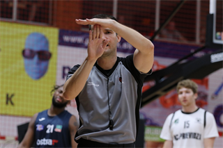 Slávnostné otvorenie novej palubovky: BC Prievidza - NH Ostrava 75:73 (foto: Ladislav Szibilla)	
