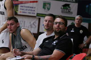 Slávnostné otvorenie novej palubovky: BC Prievidza - NH Ostrava 75:73 (foto: Ladislav Szibilla)	