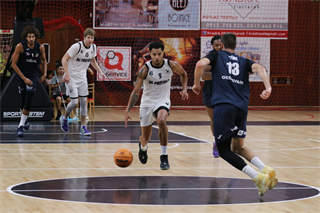 Slávnostné otvorenie novej palubovky: BC Prievidza - NH Ostrava 75:73 (foto: Ladislav Szibilla)	