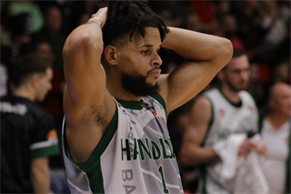 22. kolo Tipos SBL: BC Prievidza - MBK Handlová 100:85 (Ladislav Szibilla)