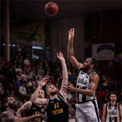 BC Prievidza - BK Inter Bratislava 77:83 (foto: Vladimír Králik)