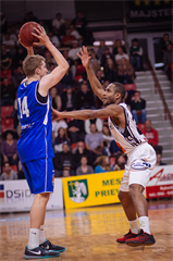 9. kolo Eurovia SBL: BC Prievidza -VŠEMvs Karlovka Bratislava 70:59 (1. fotogaléria)