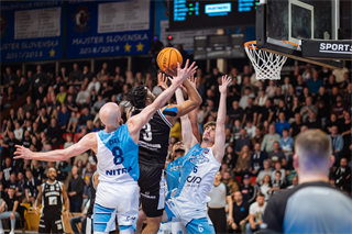 3. zápas štvrťfinále Tipos SBL: BC Prievidza - Nitra Blue Wings 74:77 (Vladimír Králik)